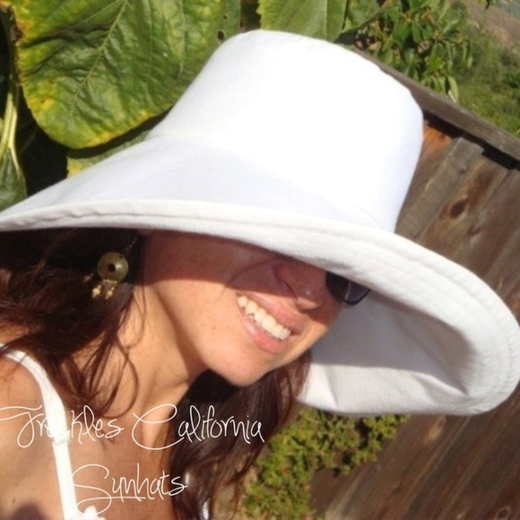 freckles california Accessories - White Wide-Brimmed Western Hat. Offers Are Welcome
